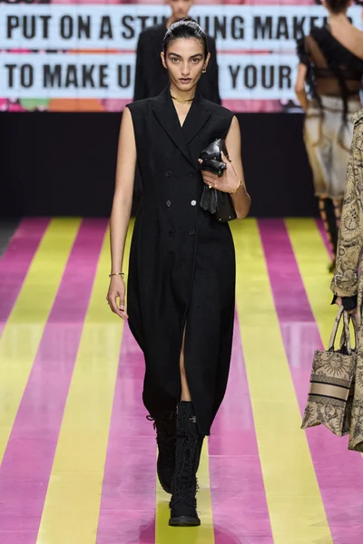 Look 68